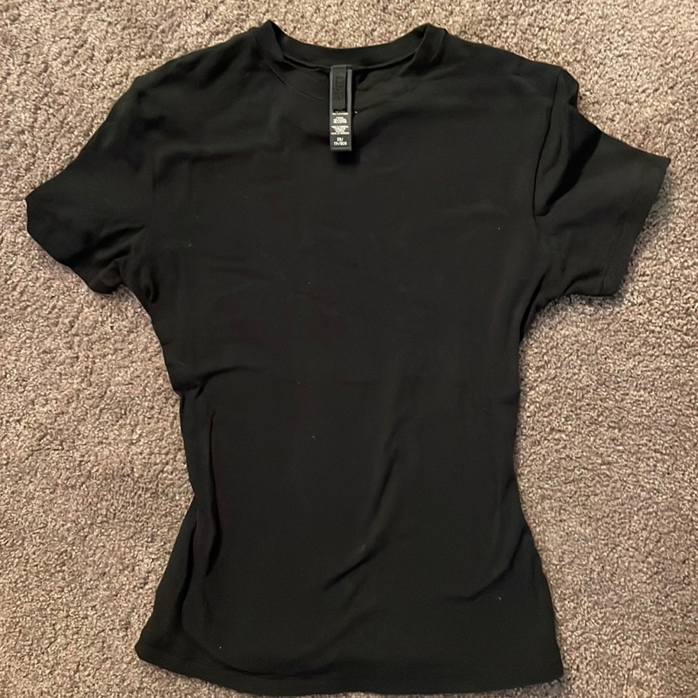 SKIMS cotton jersey short sleeve black t shirt